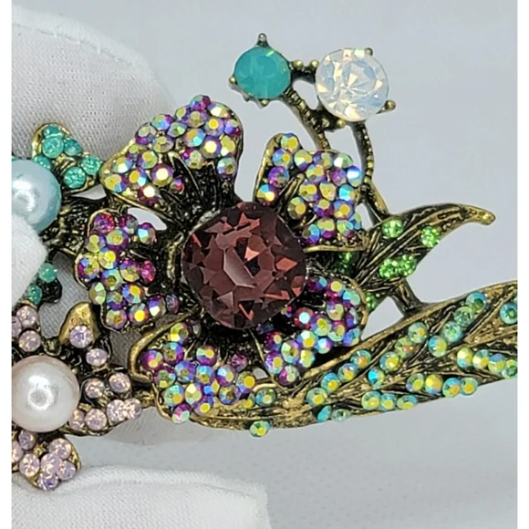 Vintage Look Crystal Embellished Floral Spray Brooch - Picture 10 of 12